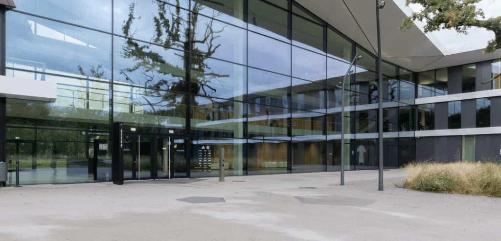 DFB Campus Glasfassade SEEN Elements