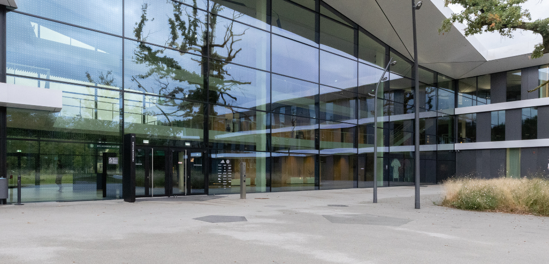 DFB Campus Glasfassade SEEN Elements