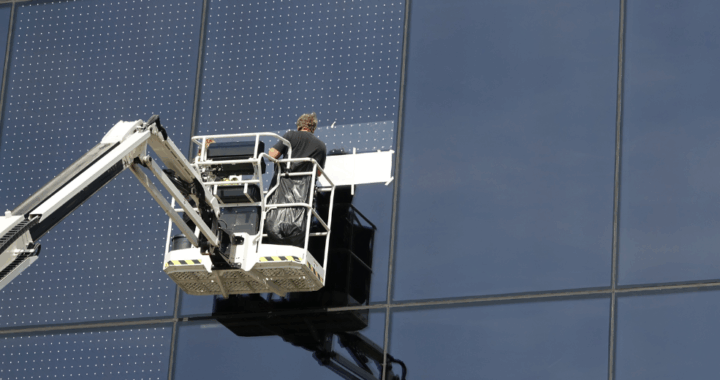 Futurium Berlin wird mit SEEN Vogelschutzmarkierungen ausgestattet