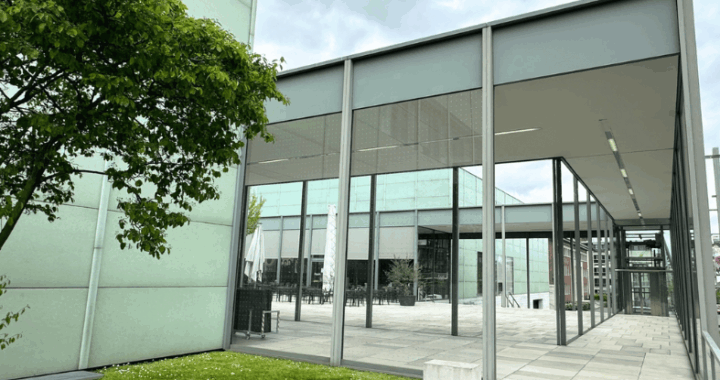 SEEN Elements Vogelschutzmarkierungen am Museum Folkwang in Essen