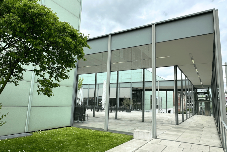 SEEN Elements Vogelschutzmarkierungen am Museum Folkwang in Essen